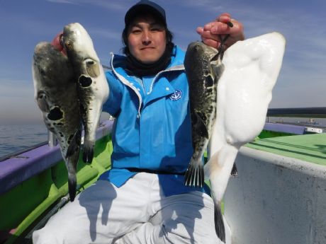 �Q/�U�i���j�P.�R�����܂ނS���Q�b�g�E�킳��