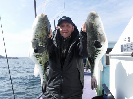 �R/�P�i���j�Q.�T�����ƂQ.�O�����܂ނR���Q�b�g�E�R�c����