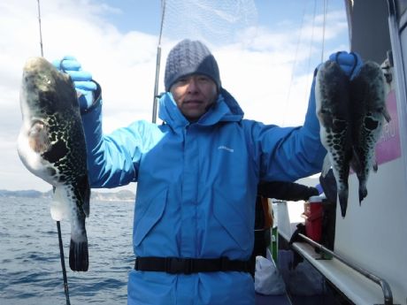 �R/�P�P�i���j������łP.�R�����܂ނR���Q�b�g�E���т���