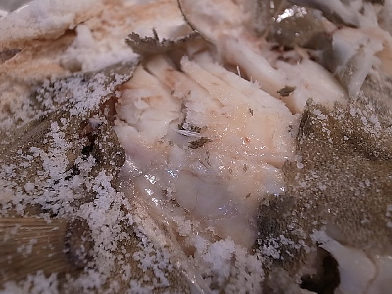 カワハギの塩釜焼き 皮付きのままで レシピ番号 1 船長と釣人の魚料理レシピ 関東沖釣り情報