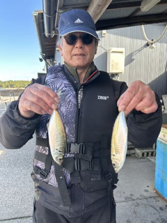 16日 アジ船にて★