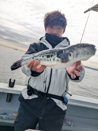 1日 フグ船にて★