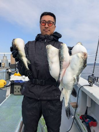 1日 フグ船にて★