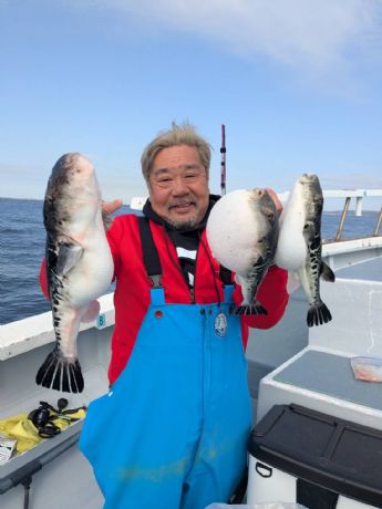 1日 フグ船にて★