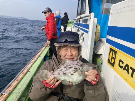 12/2 カワハギ乗合 竹岡沖で尺ハギ30、5cmGET!