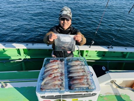 2/2 マルイカ試し釣りにて、平均サイズ良くマルイカ47杯ゲット♪