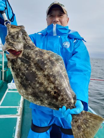 2、7`良型のヒラメが釣れる!